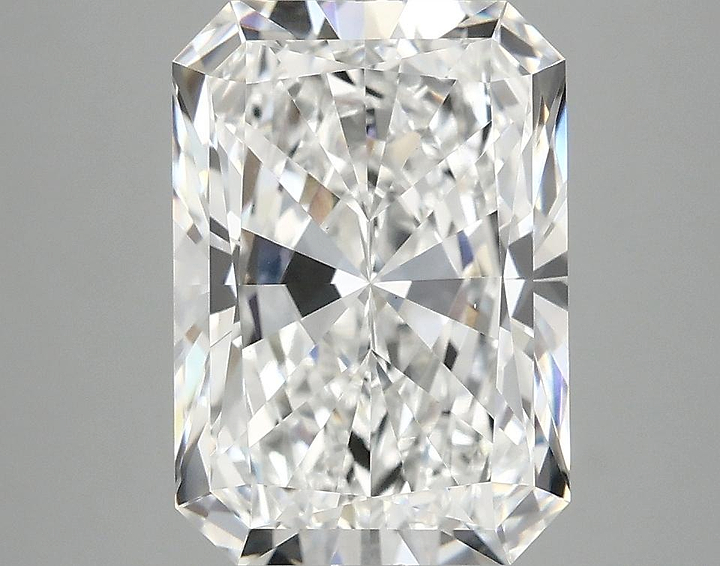 4.07 Carat Radiant Shaped Ideal Cut VVS2 IGI Certified Lab Grown Diamond