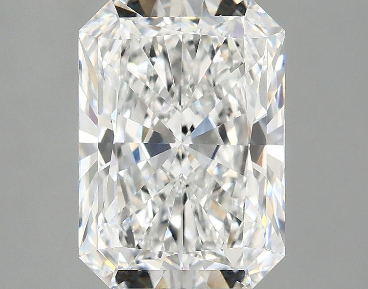 3.09 Carat Radiant Shaped Ideal Cut VVS2 IGI Certified Lab Grown Diamond