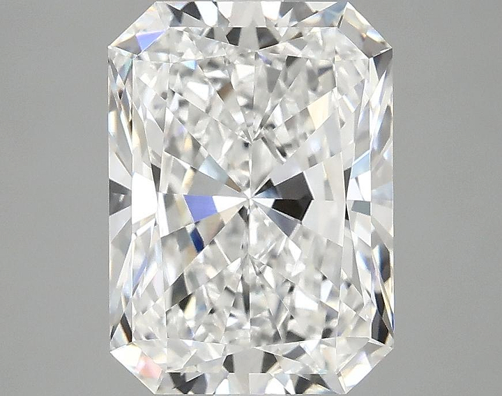 3.07 Carat Radiant Shaped Excellent Cut VVS2 IGI Certified Lab Grown Diamond