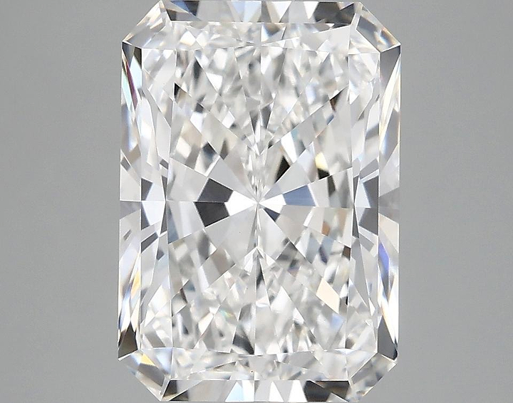 4.05 Carat Radiant Shaped Ideal Cut VVS2 IGI Certified Lab Grown Diamond