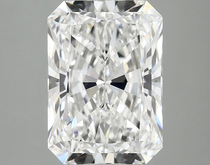 3.1 Carat Radiant Shaped Ideal Cut VVS2 IGI Certified Lab Grown Diamond