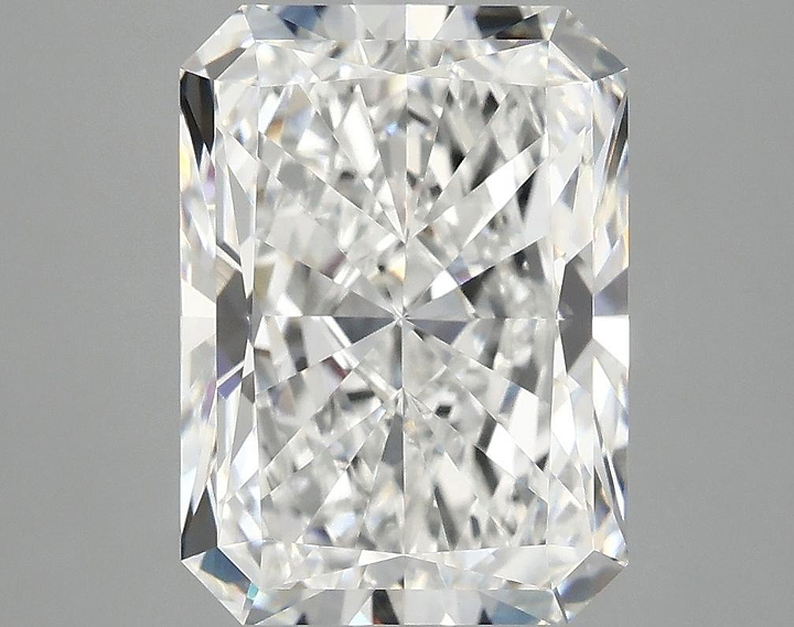 4.56 Carat Radiant Shaped Excellent Cut VVS2 IGI Certified Lab Grown Diamond