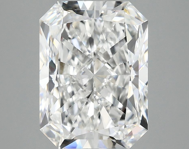3.81 Carat Radiant Shaped Excellent Cut VVS2 IGI Certified Lab Grown Diamond