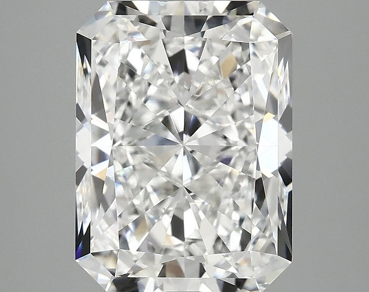 3.9 Carat Radiant Shaped Excellent Cut VVS2 IGI Certified Lab Grown Diamond