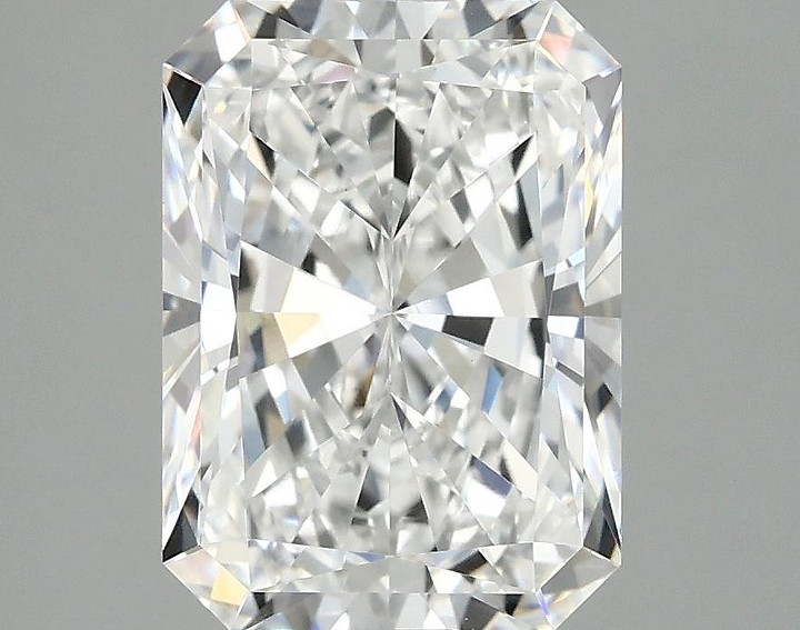 3.1 Carat Radiant Shaped Excellent Cut VVS2 IGI Certified Lab Grown Diamond