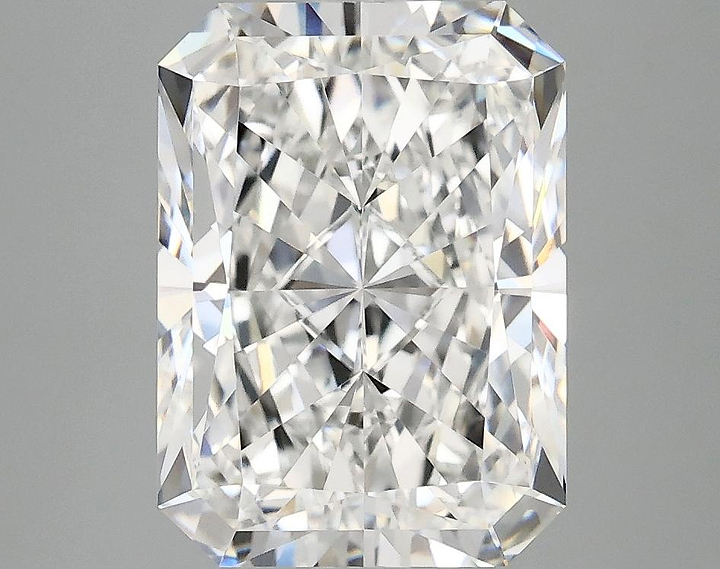 3.83 Carat Radiant Shaped Excellent Cut VS1 IGI Certified Lab Grown Diamond