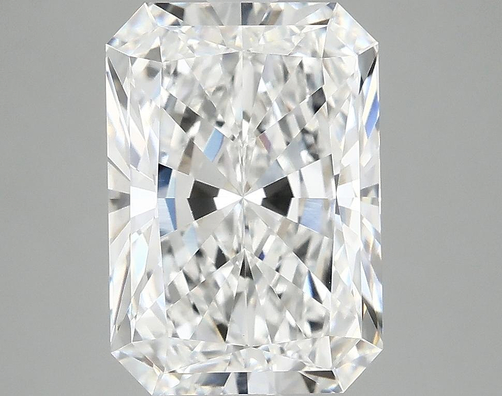 4.1 Carat Radiant Shaped Ideal Cut VVS2 IGI Certified Lab Grown Diamond