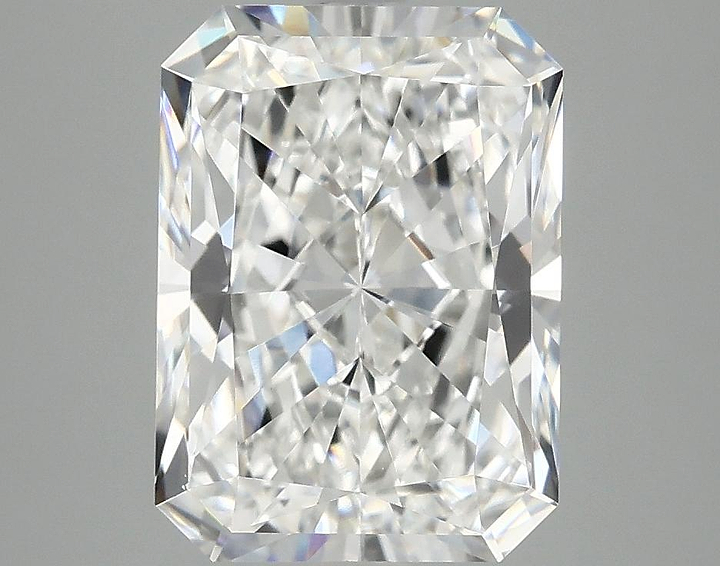 3.95 Carat Radiant Shaped Excellent Cut VS1 IGI Certified Lab Grown Diamond
