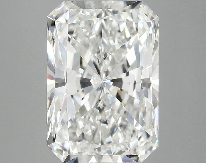 4.15 Carat Radiant Shaped Ideal Cut VVS2 IGI Certified Lab Grown Diamond