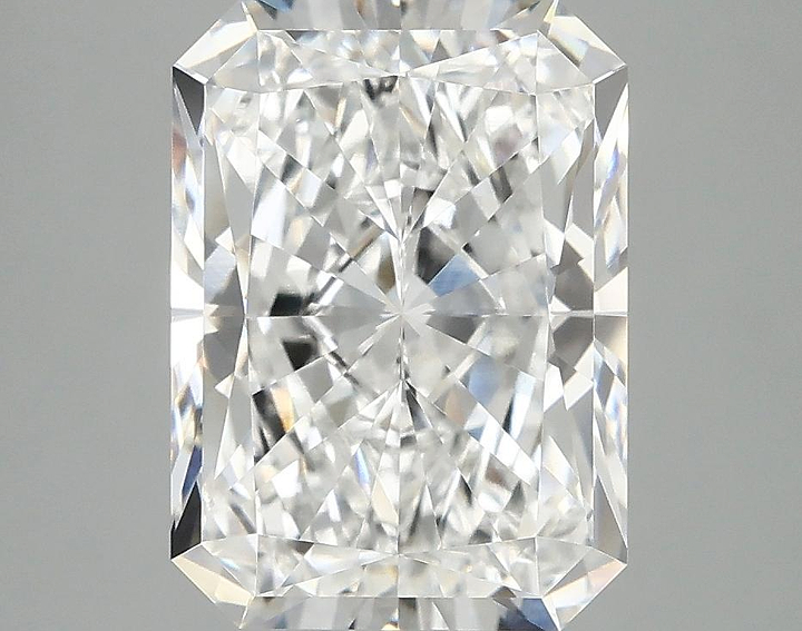 4.07 Carat Radiant Shaped Ideal Cut VVS2 IGI Certified Lab Grown Diamond