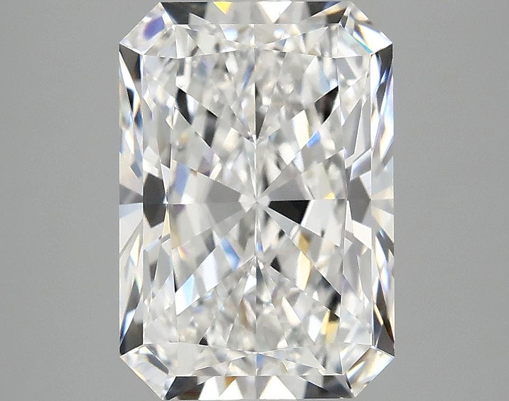 3.77 Carat Radiant Shaped Ideal Cut VVS2 IGI Certified Lab Grown Diamond