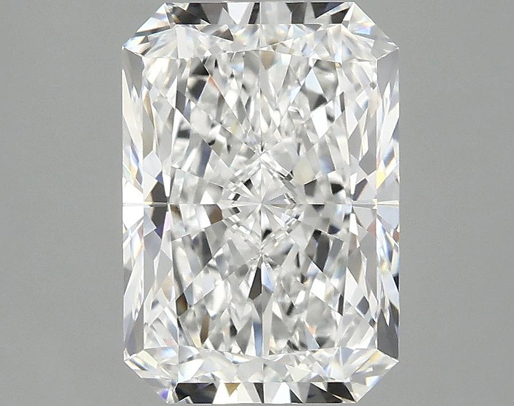 3.05 Carat Radiant Shaped Ideal Cut VVS2 IGI Certified Lab Grown Diamond