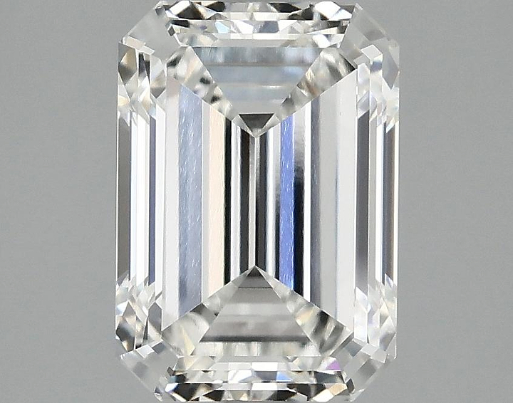 2.5 Carat Emerald Shaped Ideal Cut VS1 IGI Certified Lab Grown Diamond