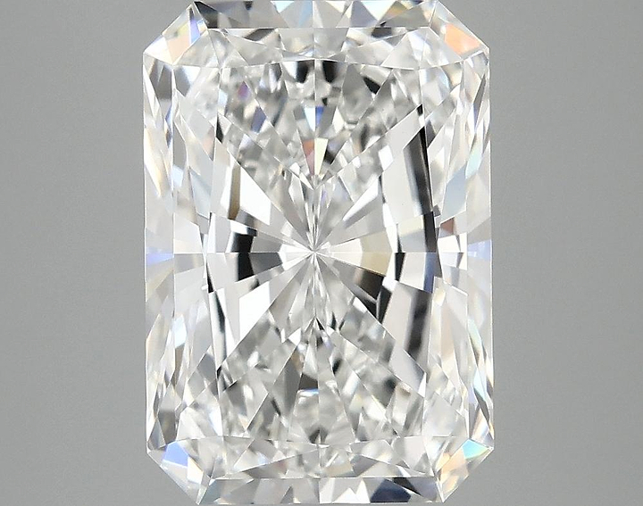 4.1 Carat Radiant Shaped Ideal Cut VVS2 IGI Certified Lab Grown Diamond