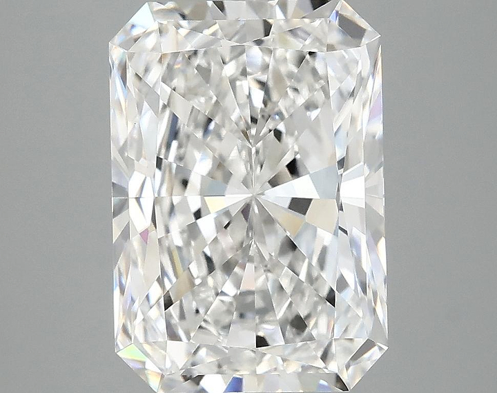 4.14 Carat Radiant Shaped Ideal Cut VVS2 IGI Certified Lab Grown Diamond