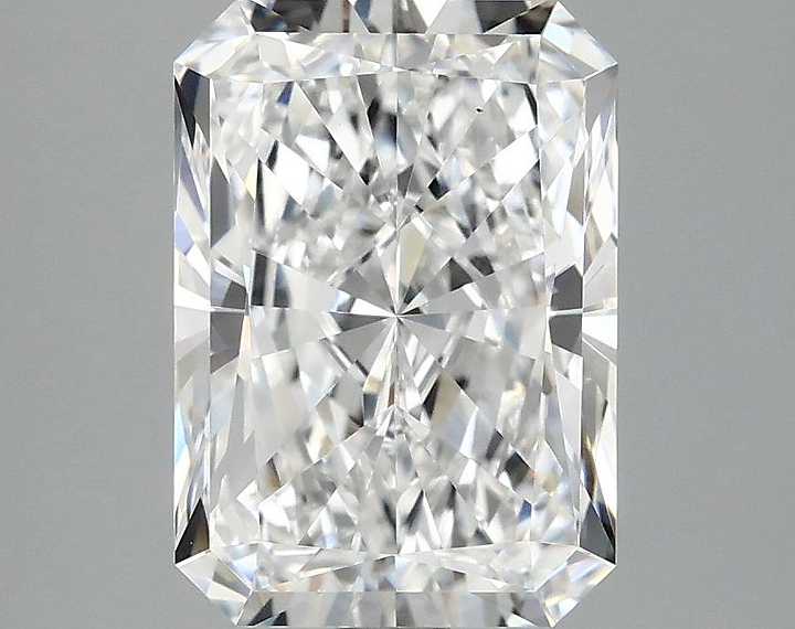 3.03 Carat Radiant Shaped Ideal Cut VS2 IGI Certified Lab Grown Diamond