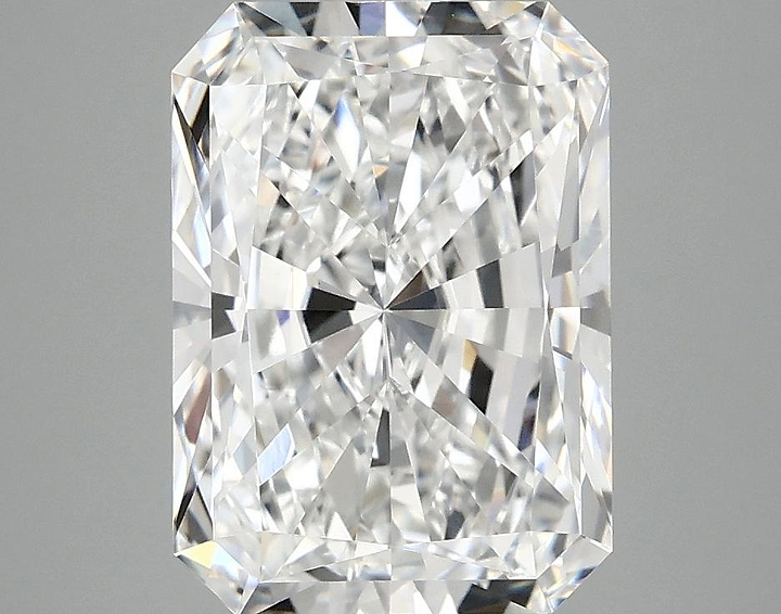 3.86 Carat Radiant Shaped Ideal Cut VVS2 IGI Certified Lab Grown Diamond