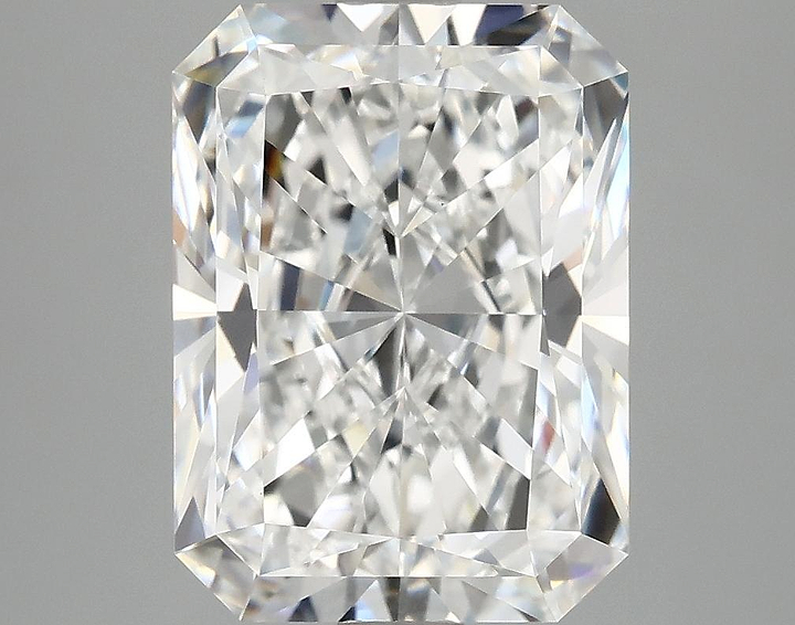 3.99 Carat Radiant Shaped Excellent Cut VS1 IGI Certified Lab Grown Diamond