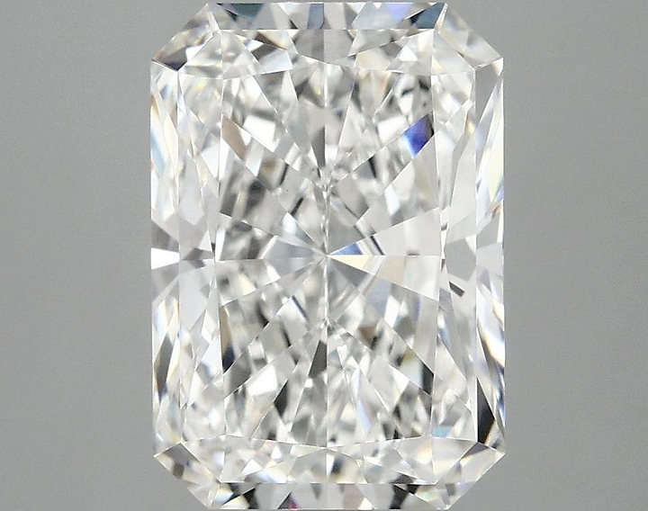 3.86 Carat Radiant Shaped Ideal Cut VVS2 IGI Certified Lab Grown Diamond