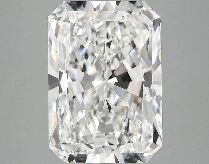 4.47 Carat Radiant Shaped Ideal Cut VVS2 IGI Certified Lab Grown Diamond