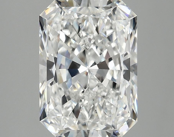 3.09 Carat Radiant Shaped Ideal Cut VVS2 IGI Certified Lab Grown Diamond