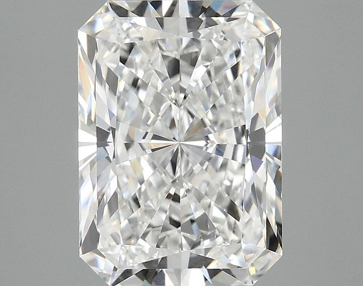 3.04 Carat Radiant Shaped Ideal Cut VVS2 IGI Certified Lab Grown Diamond