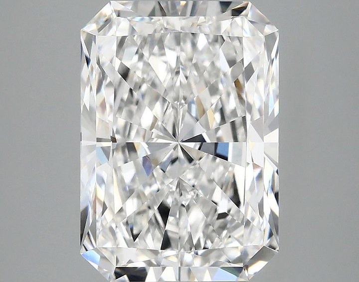 3.94 Carat Radiant Shaped Ideal Cut VVS2 IGI Certified Lab Grown Diamond