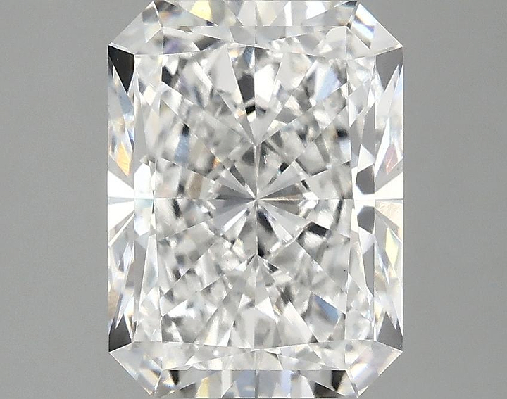 3.1 Carat Radiant Shaped Excellent Cut VVS2 IGI Certified Lab Grown Diamond