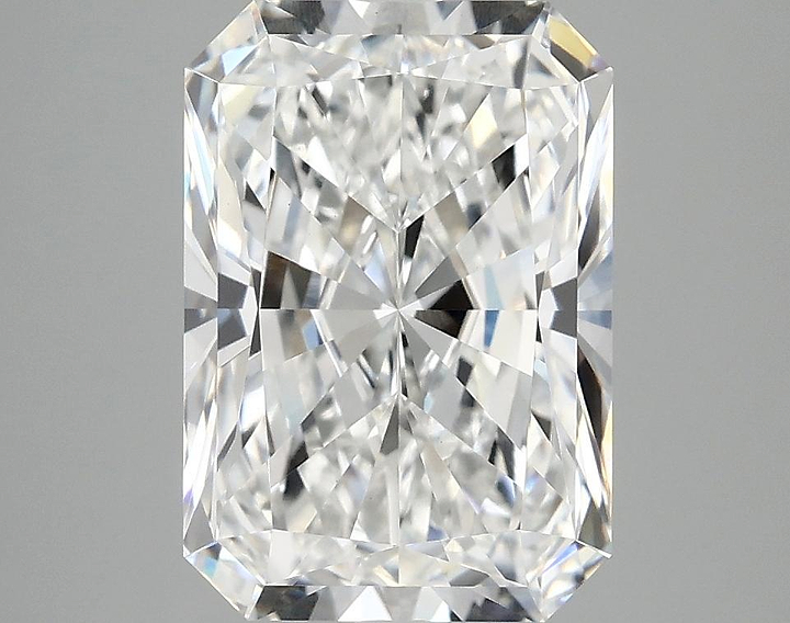 3.94 Carat Radiant Shaped Ideal Cut VVS2 IGI Certified Lab Grown Diamond