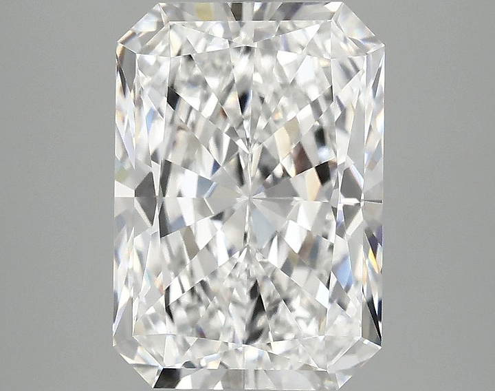3.92 Carat Radiant Shaped Ideal Cut VVS2 IGI Certified Lab Grown Diamond
