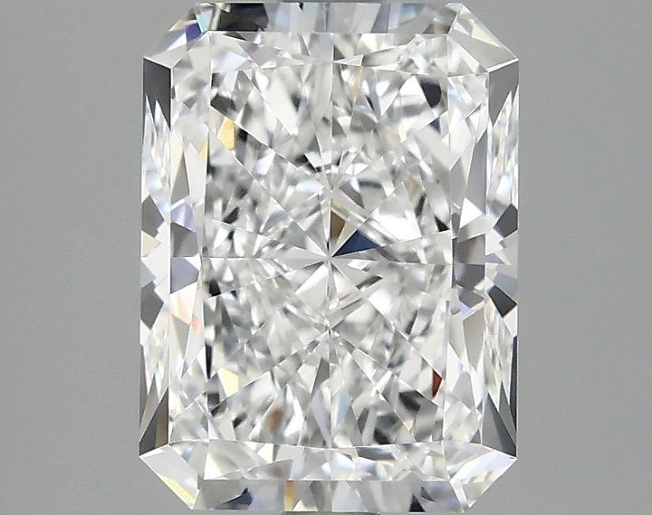 2.87 Carat Radiant Shaped Excellent Cut VVS2 IGI Certified Lab Grown Diamond