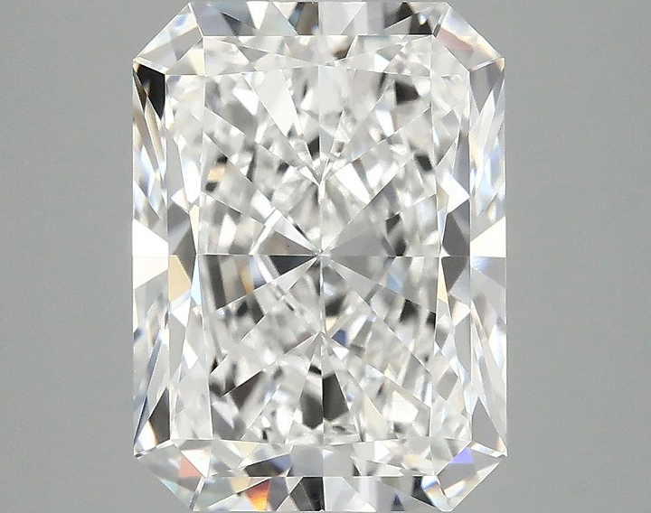 4.1 Carat Radiant Shaped Excellent Cut VVS2 IGI Certified Lab Grown Diamond
