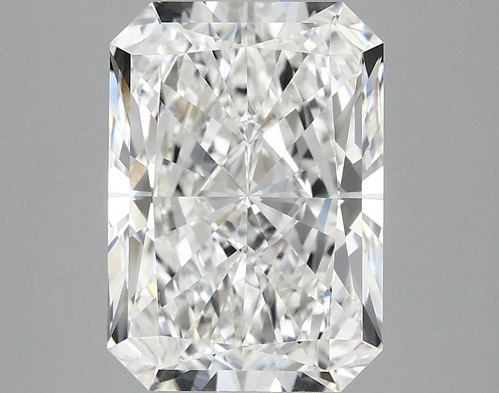 3.94 Carat Radiant Shaped Ideal Cut VVS2 IGI Certified Lab Grown Diamond