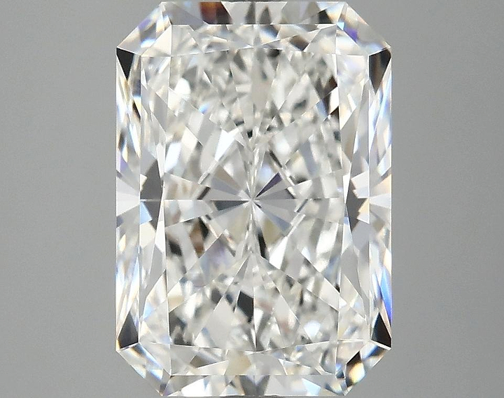 3.9 Carat Radiant Shaped Ideal Cut VVS2 IGI Certified Lab Grown Diamond