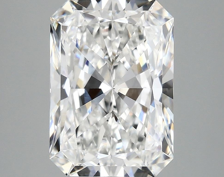 4.1 Carat Radiant Shaped Ideal Cut VVS2 IGI Certified Lab Grown Diamond