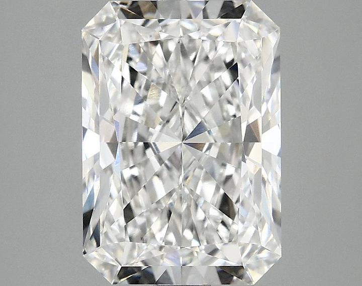 3.08 Carat Radiant Shaped Ideal Cut VVS2 IGI Certified Lab Grown Diamond