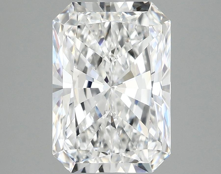 3.05 Carat Radiant Shaped Ideal Cut VVS2 IGI Certified Lab Grown Diamond