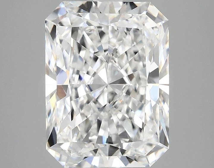 3.92 Carat Radiant Shaped Excellent Cut VVS2 IGI Certified Lab Grown Diamond