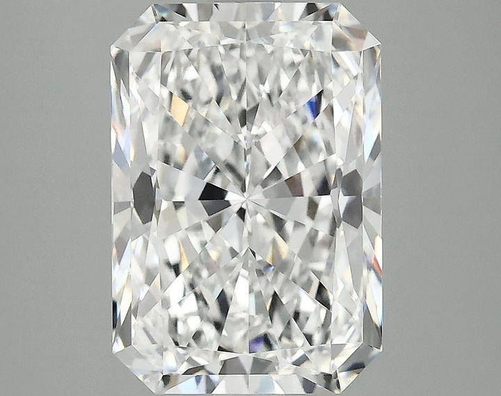 3.47 Carat Radiant Shaped Ideal Cut VS1 IGI Certified Lab Grown Diamond