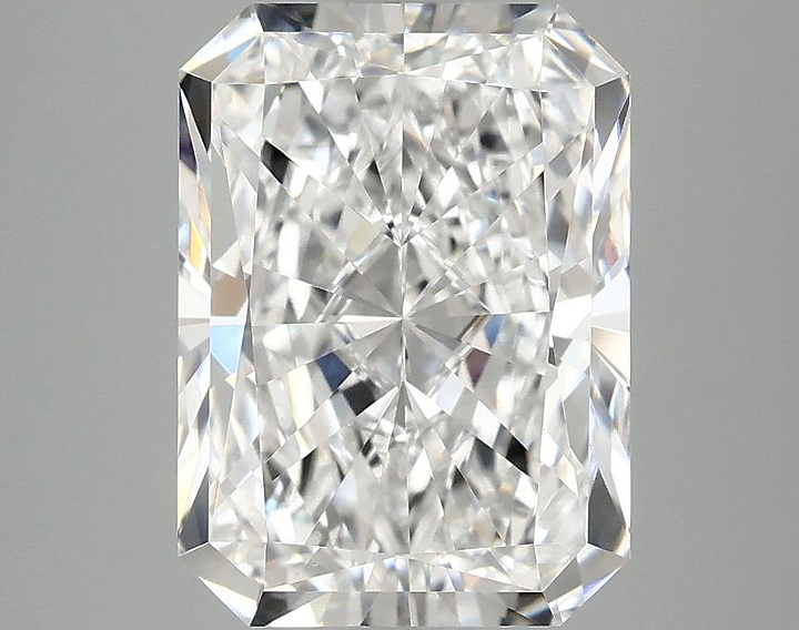 3.81 Carat Radiant Shaped Excellent Cut VS1 IGI Certified Lab Grown Diamond