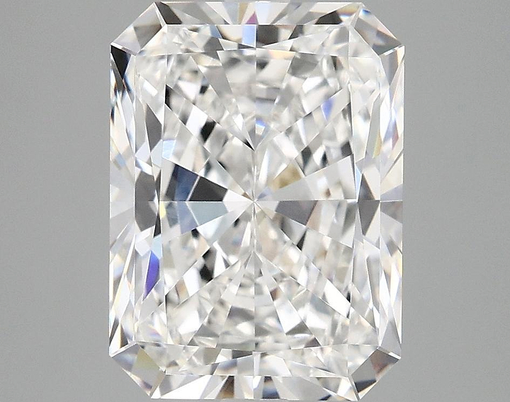 3.93 Carat Radiant Shaped Excellent Cut VVS2 IGI Certified Lab Grown Diamond