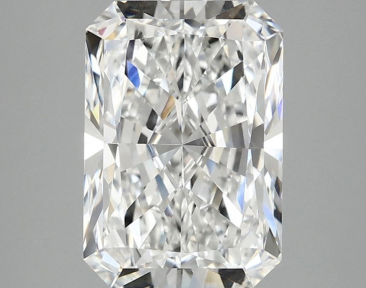 3.01 Carat Radiant Shaped Ideal Cut VVS2 IGI Certified Lab Grown Diamond