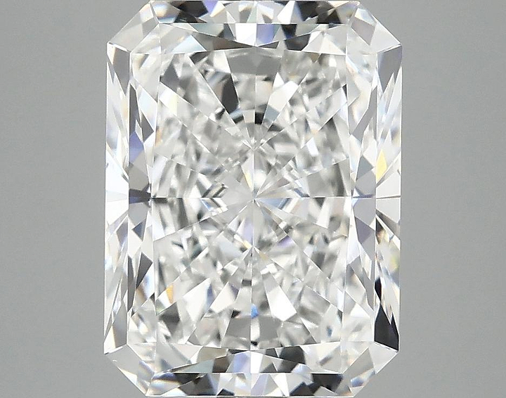 4.48 Carat Radiant Shaped Excellent Cut VVS2 IGI Certified Lab Grown Diamond