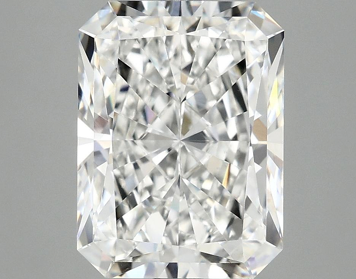 4.04 Carat Radiant Shaped Excellent Cut VVS2 IGI Certified Lab Grown Diamond