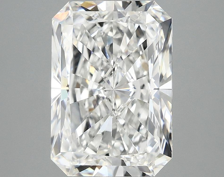 3.91 Carat Radiant Shaped Ideal Cut VVS2 IGI Certified Lab Grown Diamond
