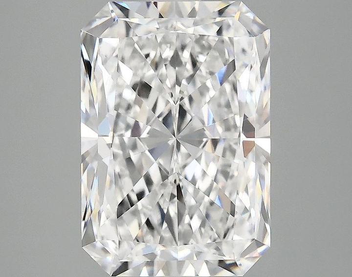 3.82 Carat Radiant Shaped Ideal Cut VS1 IGI Certified Lab Grown Diamond