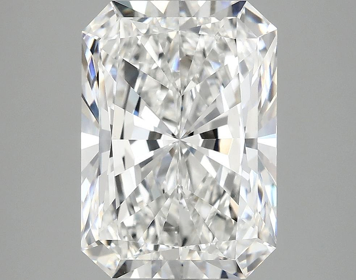 4.09 Carat Radiant Shaped Ideal Cut VVS2 IGI Certified Lab Grown Diamond