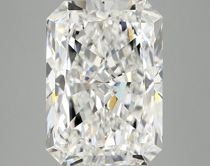 3.79 Carat Radiant Shaped Ideal Cut VVS2 IGI Certified Lab Grown Diamond