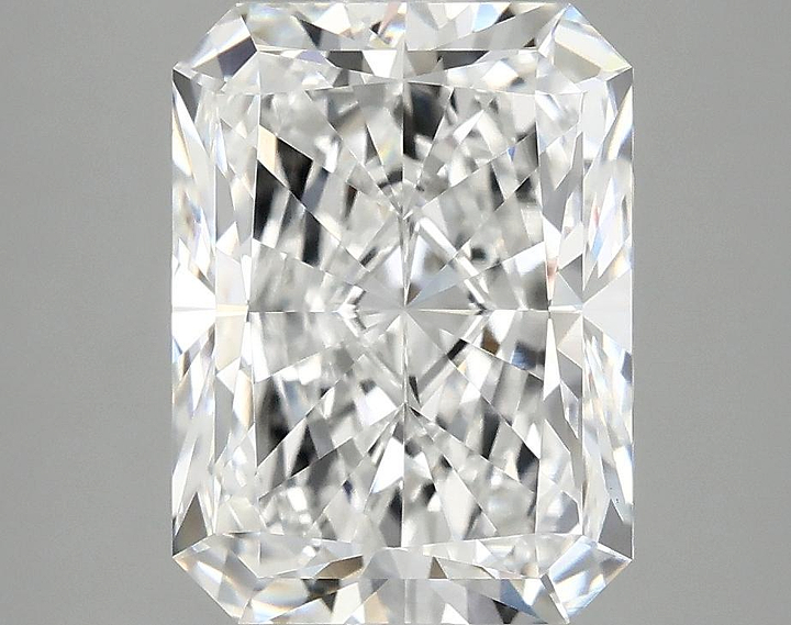 4.01 Carat Radiant Shaped Excellent Cut VVS2 IGI Certified Lab Grown Diamond