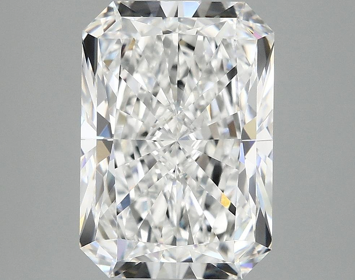 4.1 Carat Radiant Shaped Ideal Cut VVS2 IGI Certified Lab Grown Diamond